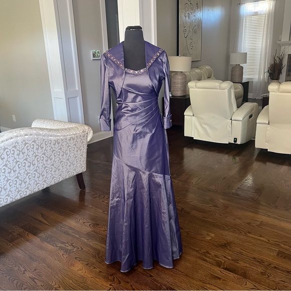 IGNITE EVENINGS BY BY CAROLYN LIM Dresses & Skirts - Ignite Evenings by Carol Lin Purple Formal Dress Size 10